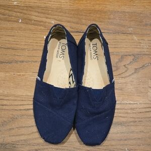 TOMS Classic Navy Canvas Slip-Ons